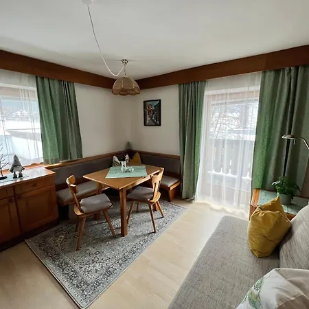 Apartament Haus Kneissl Seefeld w Tirolu