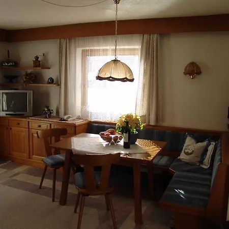 Haus Kneissl سيفيلد ان تيرول